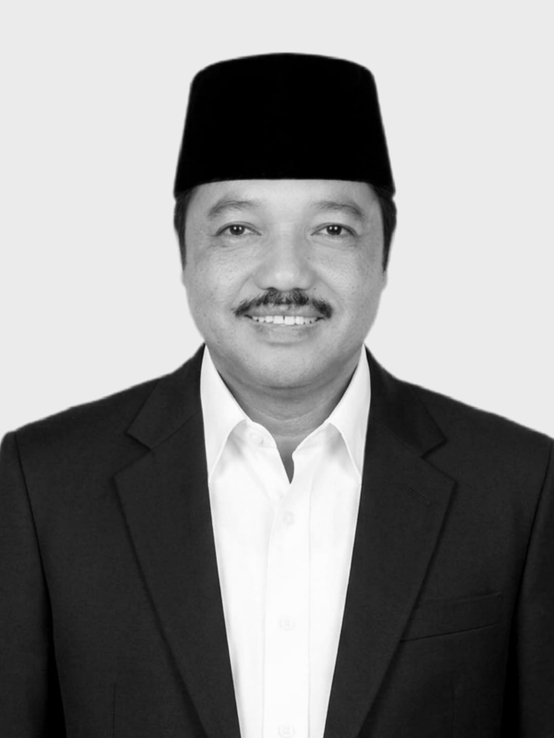 Dr. Idris Laena